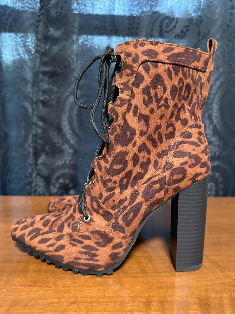Shoedazzle Leopard Print Lace-Up Block Heel Ankle Boots - Brown Sz 6.5US